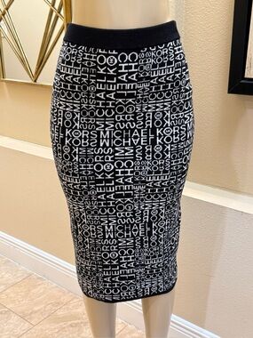 Michael Kors MK Monogram Logo Black White Knitted Women's Pencil Skirt Sze Small